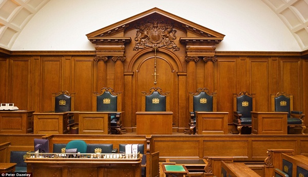 المادة 16 من نظام المحاكم التجارية