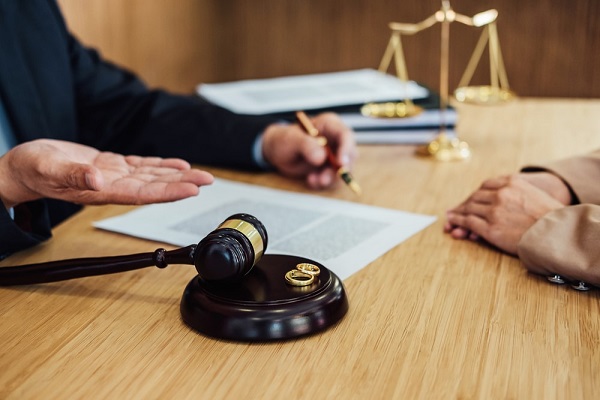 محامي طلاق في السعودية للاستشارة والتوكيل